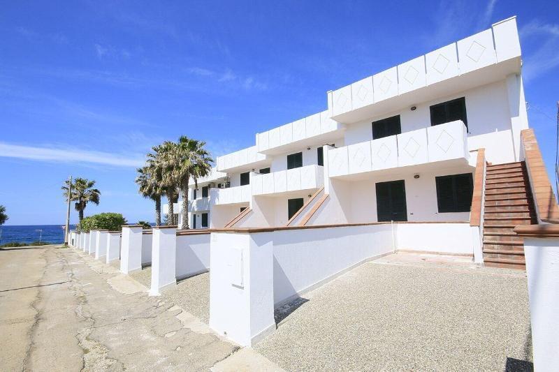 Blu Side Hotel & Residence توري سان جيوفاني أوغينتو المظهر الخارجي الصورة